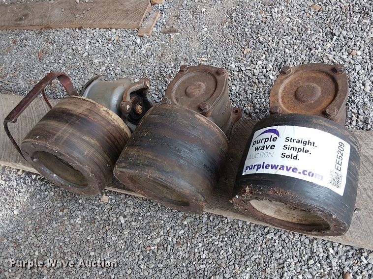 (3) tractor belt pullies  - EE5209