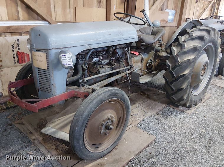 1950 Ferguson TO20 tractor - EE5210