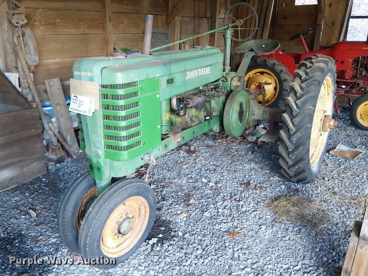 John Deere H tractor - EE7972