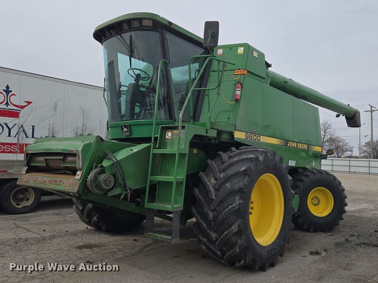 1994 John Deere 9600 RWA combine - YA2925