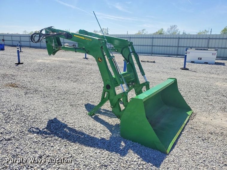 2020 John Deere 520M loader - YA2985