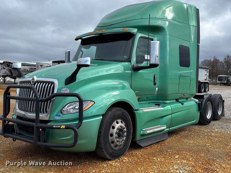 2022 International LT625 semi truck - DT0090