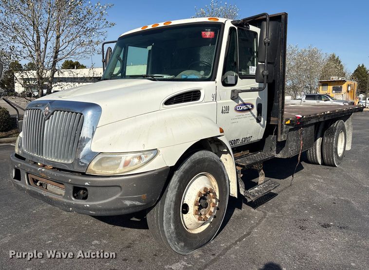 2006 International MA025 flatbed truck - DT2836