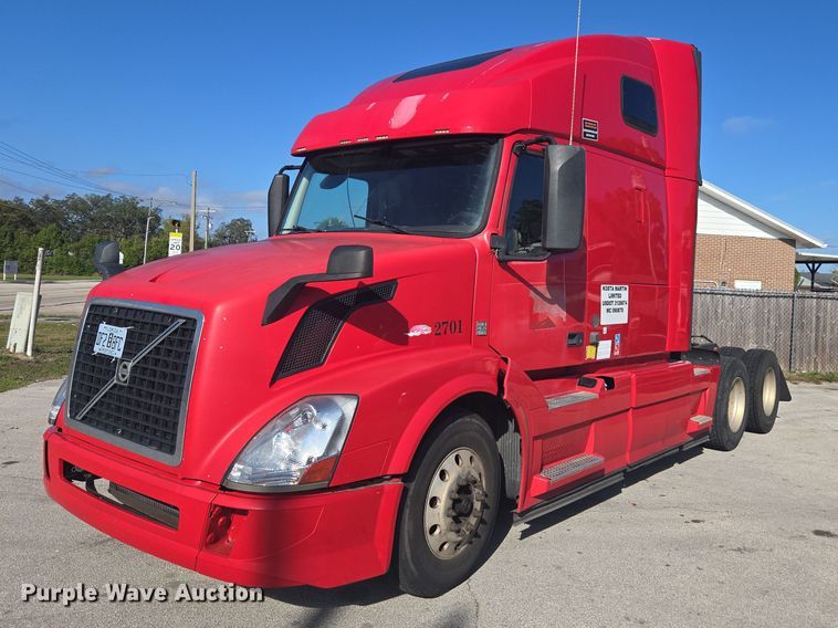 2017 Volvo VNL semi truck - EA5468