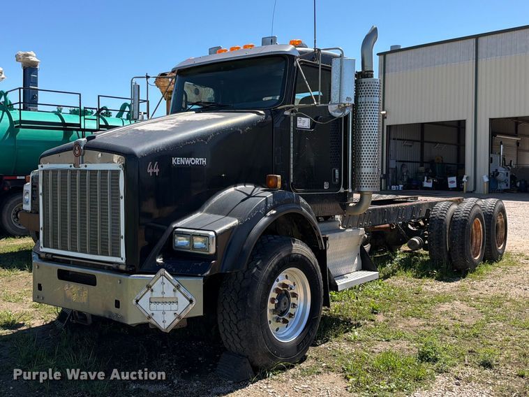 2007 Kenworth T800 truck cab and chassis - ED5170