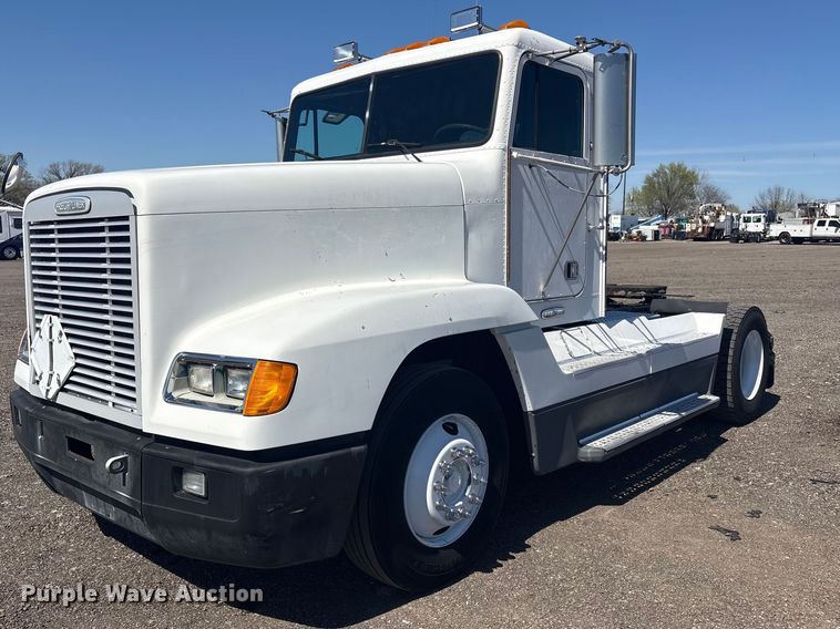 1999 Freightliner FLD semi truck - EG8861