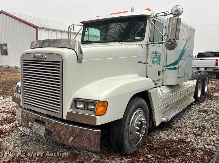 1997 Freightliner FLD semi truck - EM5045