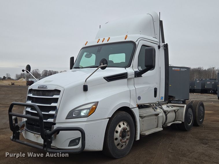 2019 Freightliner Cascadia 126 semi truck - ET1408