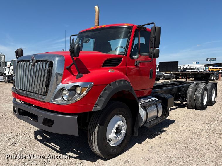 2016 International 7600 truck cab and chassis - EU7445