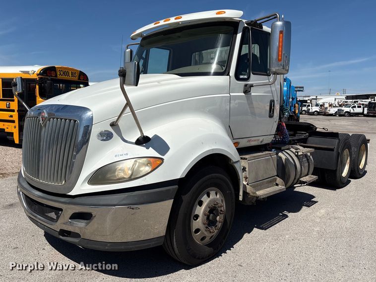 2015 International LF687 semi truck - EU7447