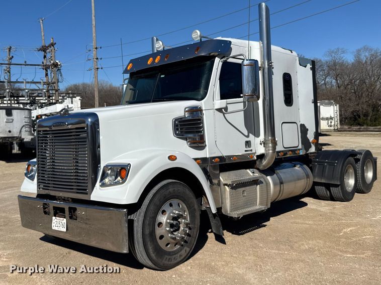2012 Freightliner Coronado semi truck - FB0933