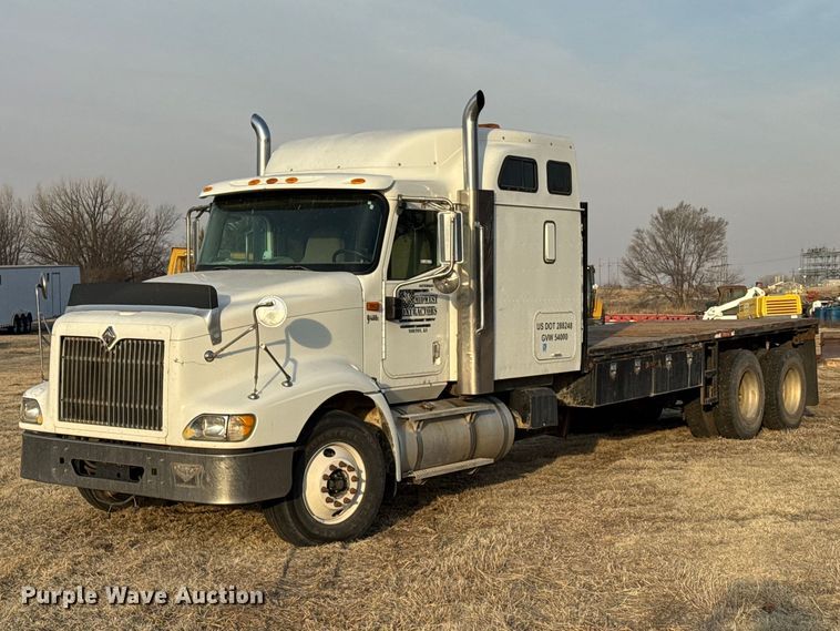 2005 International 9400i flatbed truck - FB0953