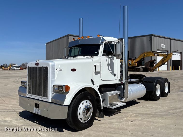 2000 Peterbilt 378 semi truck - FB3185