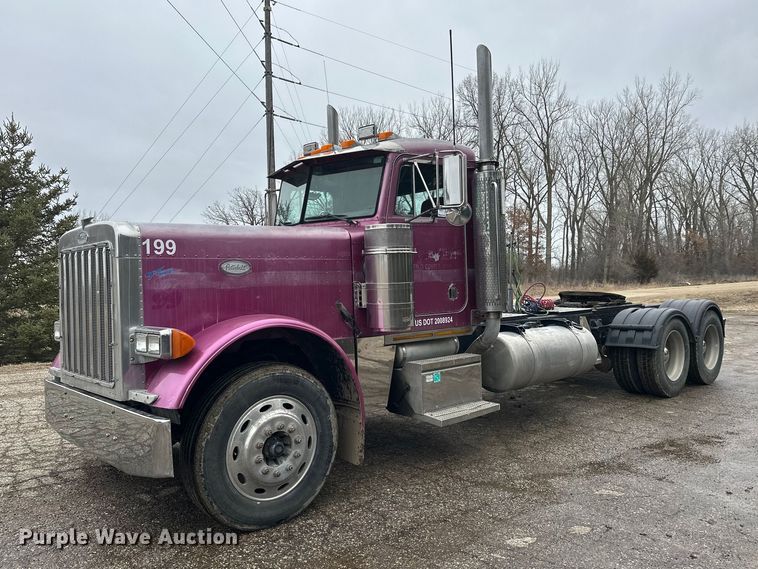 1999 Peterbilt 379 semi truck - FK1770