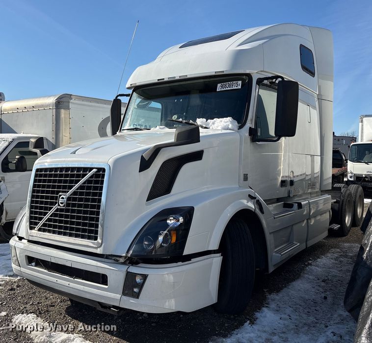 2016 Volvo VNL semi truck - YA1441