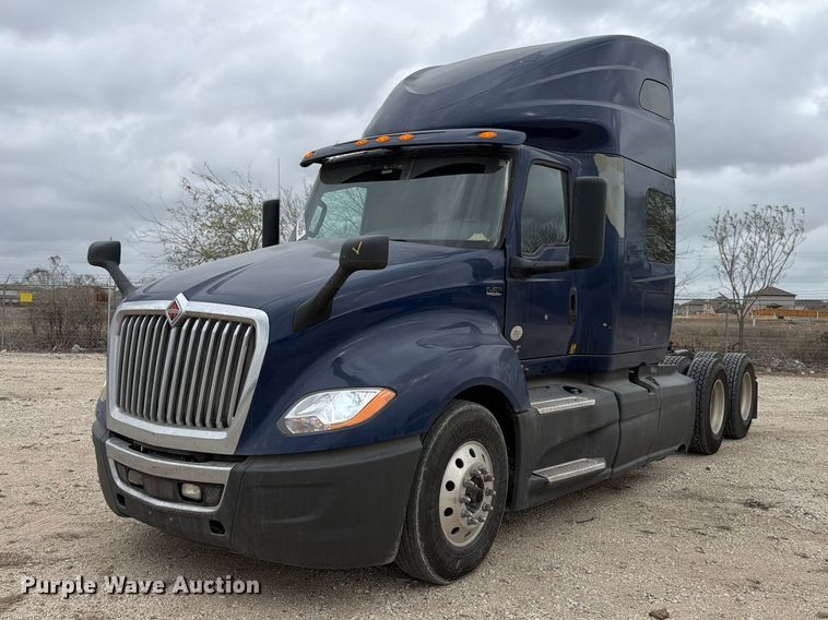 2019 International LT625 semi truck - YA1795