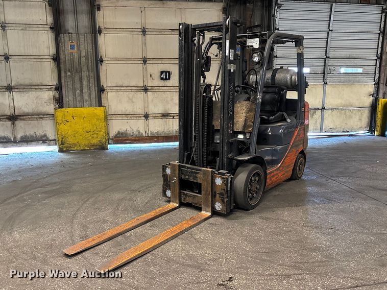 Toyota 8FGCU25 forklift - FB5518