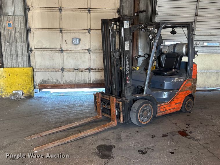 Toyota 8FGCU25 forklift - FB5531