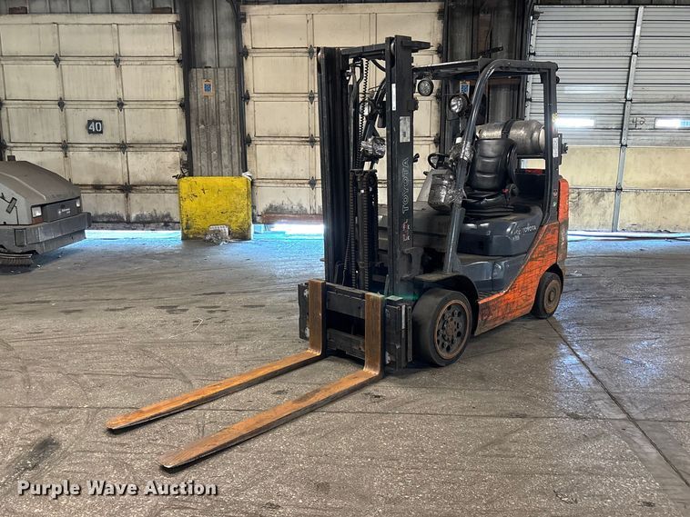 Toyota 8FGCU25 forklift - FB5534
