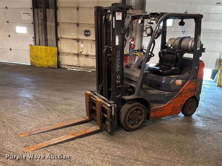 Toyota 8FGCU25 forklift - FB5535