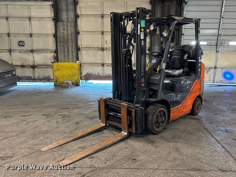 Toyota 8FGCU25 forklift - FB5536