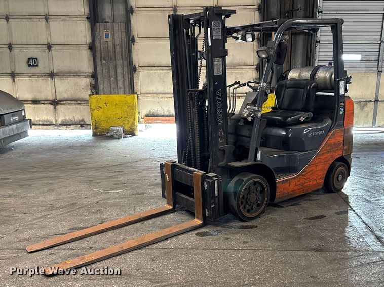 Toyota 8FGCU25 forklift - FB5544