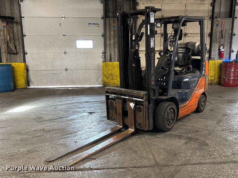 Toyota 8FGCU25 forklift - FB5545