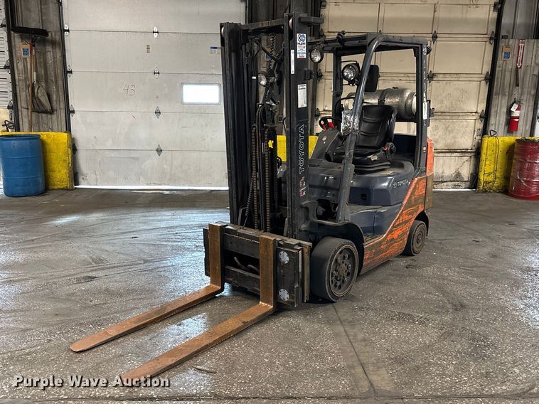 Toyota 8FGCU25 forklift - FB5547