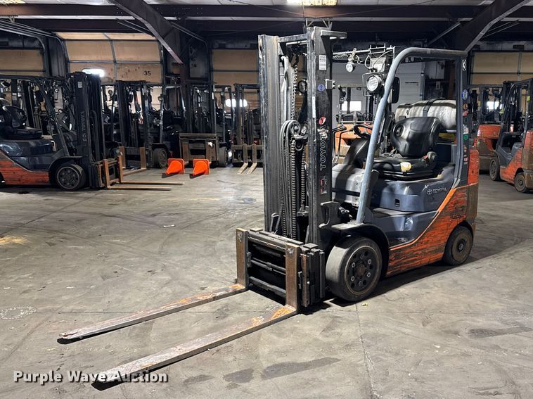 Toyota 8FGCU25 forklift - FB5548
