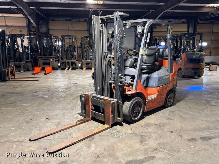Toyota 7FGCU25 forklift - FB5549
