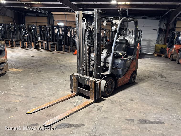 Toyota 8FGCU25 forklift - FB5551
