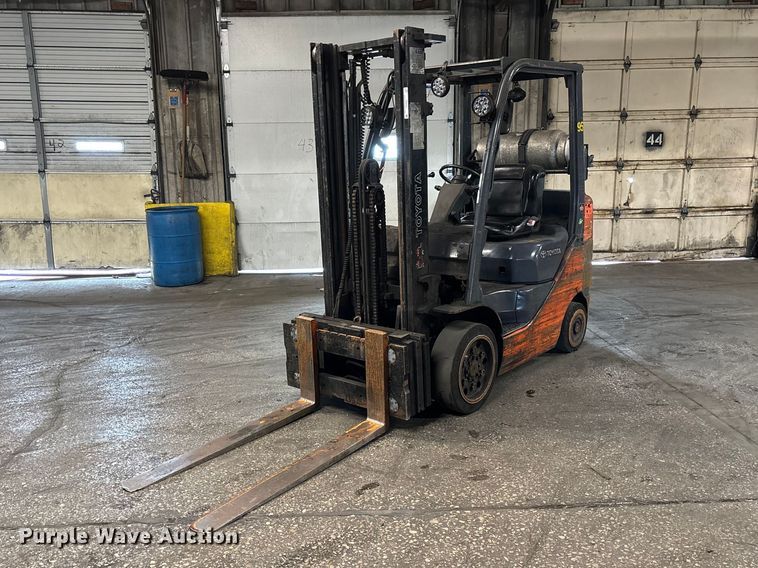 Toyota 8FGCU25 forklift - FB5554