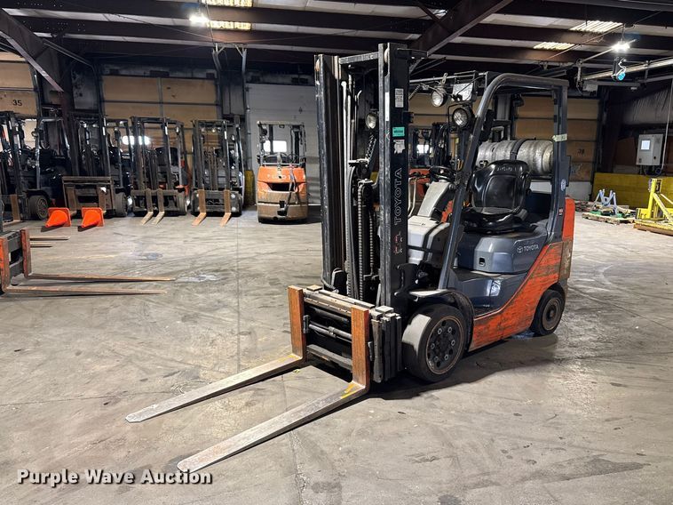 Toyota 8FGCU25 forklift - FB5556