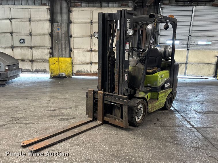 Clark CGC30 forklift - FB5559