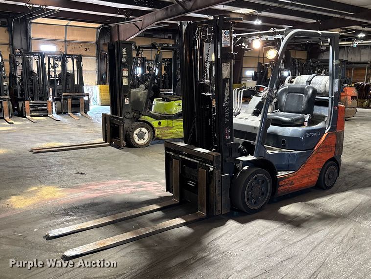 Toyota 8FGCU25 forklift - FB5594