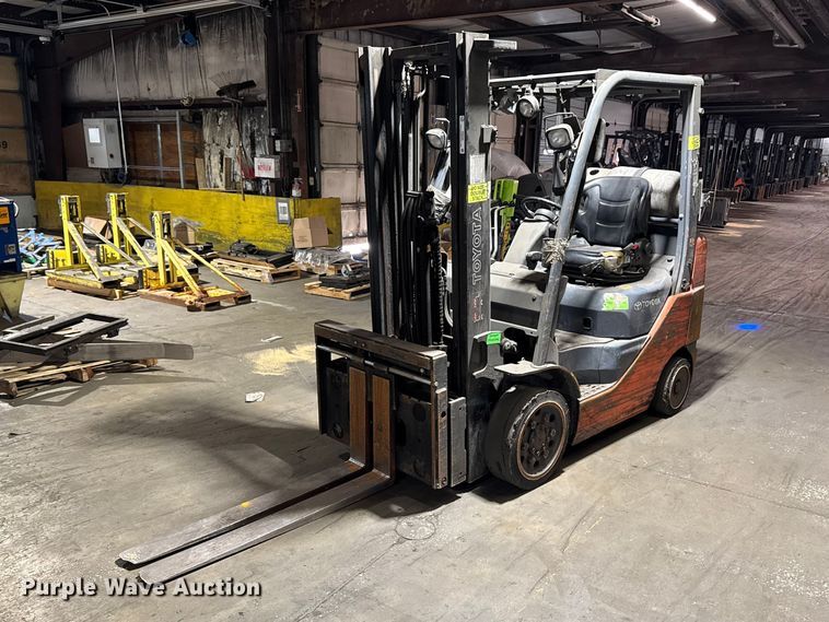 Toyota 8FGCU25 forklift - FB5595