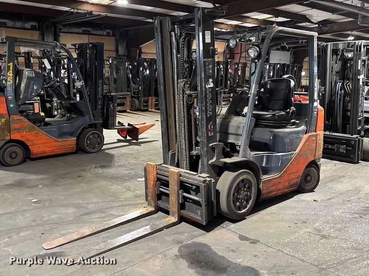 Toyota 8FGCU25 forklift - FB5597