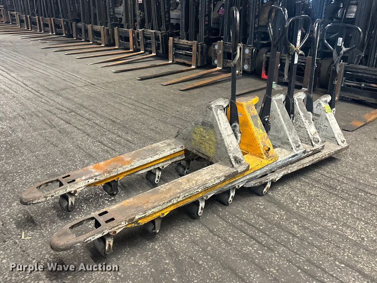 (5) pallet jacks - FB5619