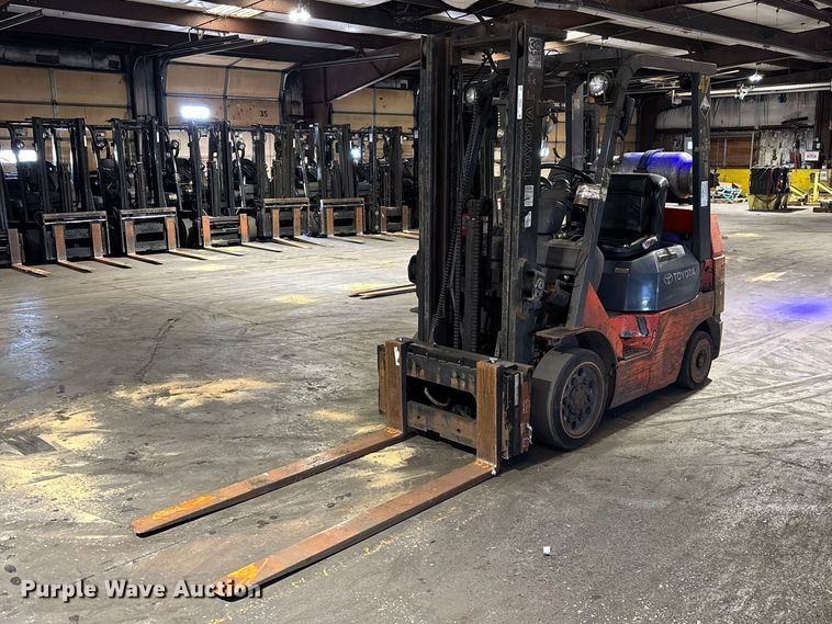 Toyota 7FGCU25 forklift - FB5630