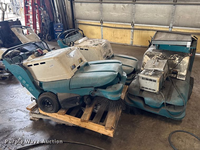  (3) Tennant 3640 floor sweepers - FB5639