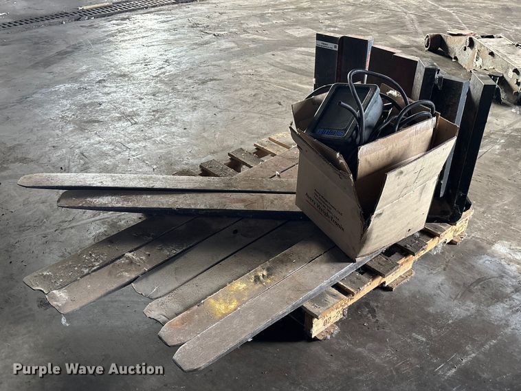 (4) fork lift attachments - FB5641