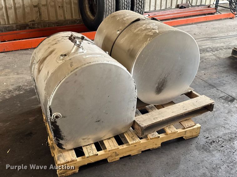 (2) aluminum fuel tanks - FB5644