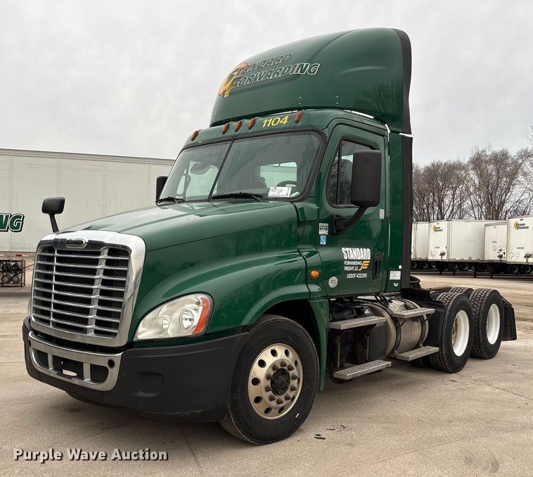 2017 Freightliner Cascadia 125 semi truck - FG1029