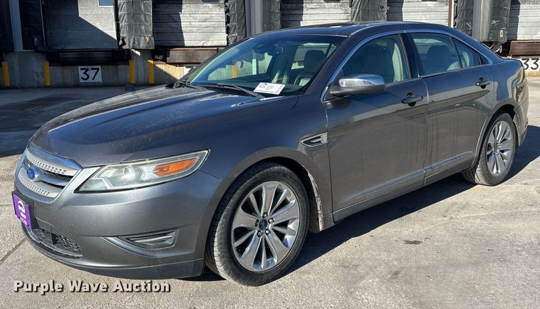 2011 Ford Taurus  - FG1069
