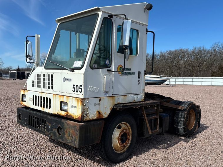 2004 Ottawa Commando 30 yard truck - YA2303