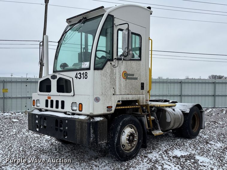 2021 Autocar Industries  XSPotter yard truck - YA2347