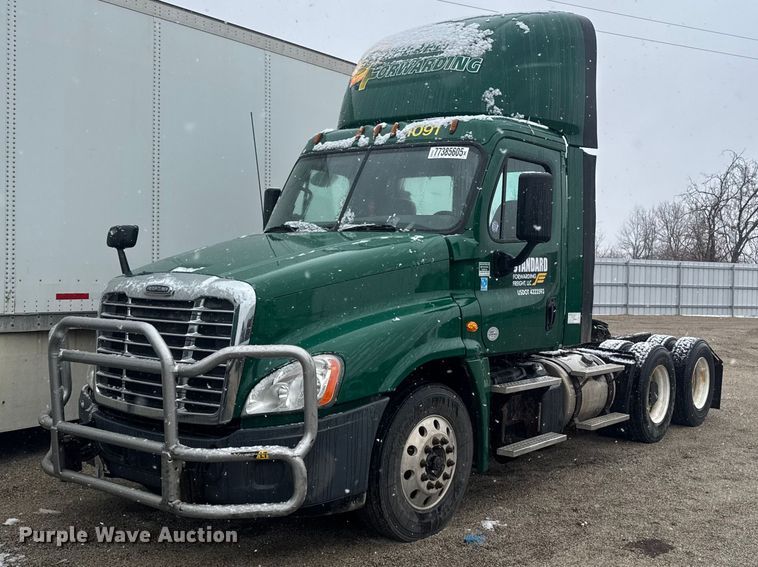 2017 Freightliner Cascadia 125 semi truck - YA2398