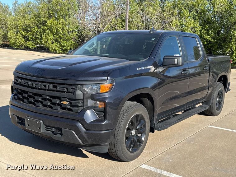 2023 Chevrolet Silverado 1500 Crew Cab pickup truck - DR1030