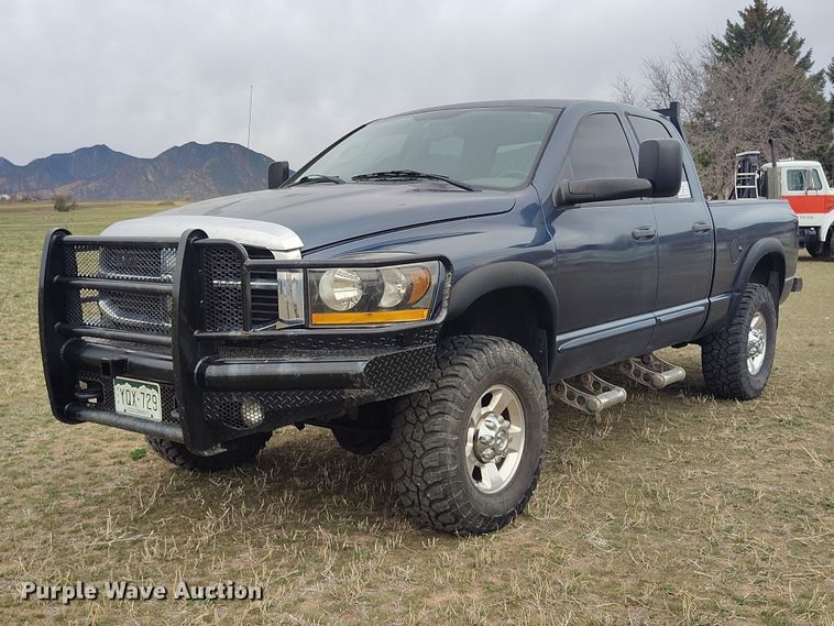 2006 Dodge Ram 3500 Crew Cab pickup truck - DT0996