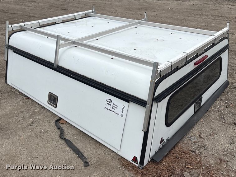 Leer pickup truck topper - DT2863